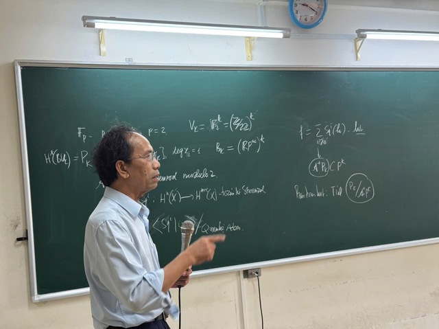 a-1-1763026800977781060911 “Tôi không bị phụ thuộc vào AI trong công việc giảng dạy” - Ảnh 1.