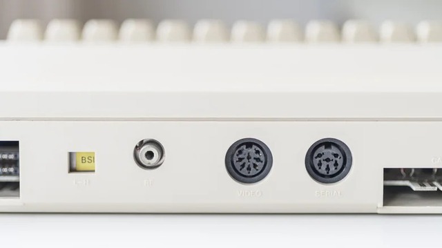 computer-ports-before-usb-176033-1760863297944991883895 Trước khi có USB, người dùng máy tính đã phải sống khổ sở ra sao? - Ảnh 1.